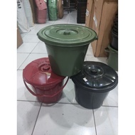 2.5 Gallon Bucket with Lid - Durable, Easy to Clean