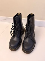 Dr Martens 8孔