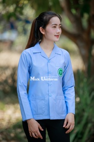 เสื้อกาวน์ คอปก แขนยาว ฟ้าริ้ว ฟ้า-ขาว ตรากระทรวงสาธารณสุข มุกยูนิฟอร์ม Mukuniform