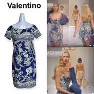 Valentino Spring Summer Runway 1995 เดรสแขนสั้นผ้าไหม