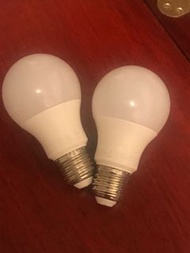 &lt;9pcs&gt; IKEA Philips LED E27 806lm 220~240V light bulb 燈泡 燈膽 柔和黃光