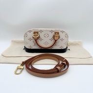 LV 路易威登 Alma nano 沙丘色 貝殼包 精緻可愛 芯片款