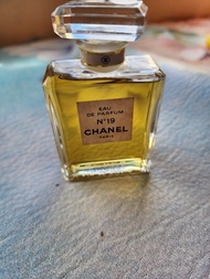chanel  19香水