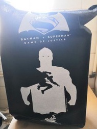 HOT TOYS MMS 356 BATMAN VS SUPERMAN : DOJ – ARMORED BATMAN (BLACK CHROME) with t-shirt