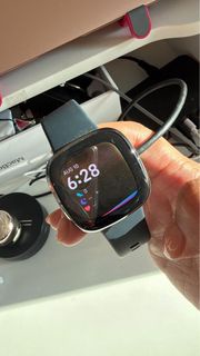 Fitbit Versa 3 智能手錶（不肯定，代賣）