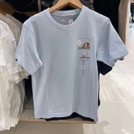 ✨พร้อมส่ง✨ 【】Uniqlo เสื้อยืดแขนสั้น พิมพ์ลาย Snoopy Peanuts สําหรับผู้ชาย และผู้หญิง 445597 447165