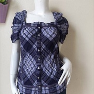 ATSURO Tayama 襯衫尺寸：歐元 36，美國 4，尺寸偏小。