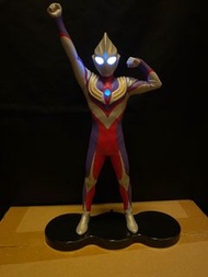 Xplus x plus 超人迪加 超人帝拿 迪加 帝拿 tiga dyna  登場pose 著燈版