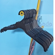 Combo of 10 children's plastic coat hangers from 25cm to 30cm long in all colors - sada shop 2