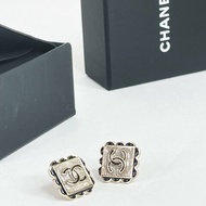 CHANEL 24B蕾絲方糖耳針