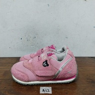 sepatu anak second ori mizuno x miki house pink size 27.5