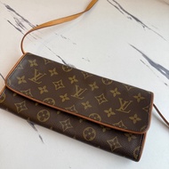 lv 老花斜背包✨