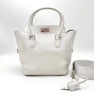 請先確認有貨再拍🩷 HERMES/愛馬仕奶昔白銀扣牛奶盒子toolbox 20 框P