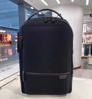 TUMI Harrison系列背包，尼龍材質，黑色。