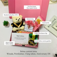 Hampers Gift box Kado Boneka dan Snack + medali akrilik custom + buket bunga / hadiah souvenir ulang tahun wisuda anak cewek cowok hari guru ibu ayah graduation anniversary ultah pacar sahabat boyfriend girlfriend valentine kelulusan sempro