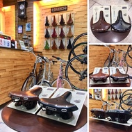 BROOKS ENGLAND: B72 4-Row Spring Classic