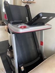 Reebok 跑步機 易收納