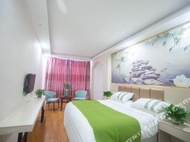 Yilong Jinhong Xinyue Hotel
