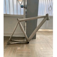 frame only soloist 77 raw