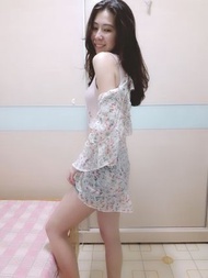 (三件組)全新 碎花 荷葉袖 雪紡罩衫 氣質 飄逸 垂墜+Bershka坑條扭結短版上衣+立體蕾絲雕花珠珠牛仔短褲