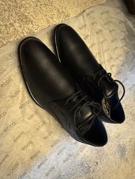 Ecco皮鞋