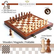 QueenSide Magnetic Wooden Chess Set with Folding Chess Board &amp; Staunton Chess Pieces, 2 Extra Queens, Portable(ชุดหมากรุก)