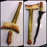 KERIS TAMING SARI MENAWAN