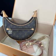 路易威登LV 老花Loop月亮包豌豆包