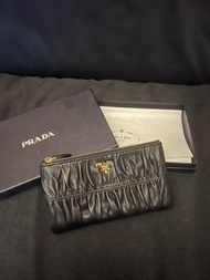 PRADA Nappa Gaufre Pouch 真皮銀包 1M1152