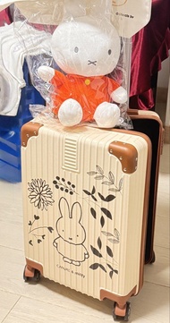 Miffy 聯名款行李箱連毛公仔