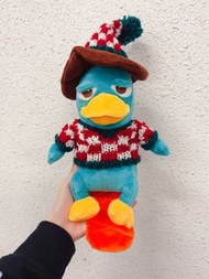 睇內文🥰［獨家］冬日毛衣鴨嘴獸泰瑞公仔 鴨嘴獸泰瑞公仔 新年禮物 元旦禮物， 30 cm 👉 $199包30cm公仔、手工編織毛衣、冷帽、公仔。winter  sweater agent perry 