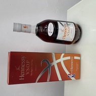 HENNESSY VSOP NBA VERY SUPERIOR OLD PALE HENNESY COGNAC HENESSY BASKET