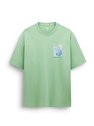 AIIZ (เอ ทู แซด) - เสื้อยืดผู้ชายทรงหลวม ลายกราฟิก Mens Oversized Graphic T-Shirt