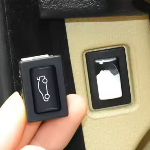 Tailgate Rear Trunk Switch Button Cover for BMW 1 2 3 4 5 6 7 X1 X3 Z4 Series E81 E82 F22 F23 E90 F3