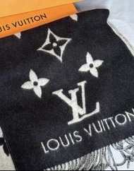95新 專門店正貨 男女通用 情侶頸巾LV Scarf  LV雙面圍巾 黑色 灰色頸巾 LV cashmere scarf