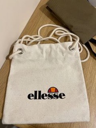 斜咩袋 ellesse