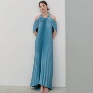 CHER"Z - RW2536 เดรสยาวพลีทเปิดไหล่