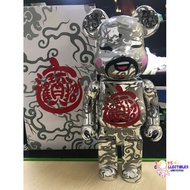 [HIGH END QUALITY] Bearbrick 400% Artistic Bear Collectors Display - God of Fortune (Joint Gear)