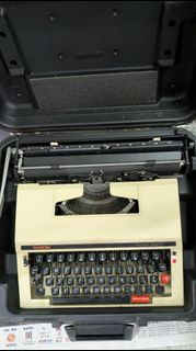懷舊仲識動的打字機連盒 Brother Deluxe 562TR Typewriter