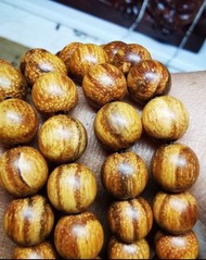 33.3 g  - （沉水料）（貢木沉香 Thymelaeaceae Gonystylus)  - 印尼產區 （8mm+）x 108 圓珠  GM108J