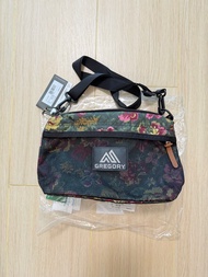 Gregory Envelop Shoulder Plus Garden Tapestry Crossbody Bag  紫花斜揹袋