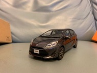 1:30 Toyota Aqua Prius C  中期 金屬 豐田原廠 色辦車 灰色