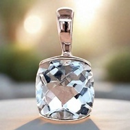 18K White Gold Aquamarine Pendant