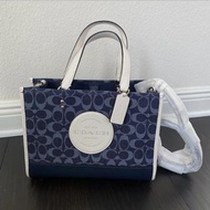 Coach Dempsey carryall in signature jacquard with patch in Denim 牛仔