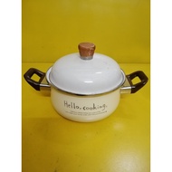 Japanese domestic enamel pot, size 20cm, height 10cm (code 812), Can be used on induction cooker