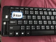 Logitech 羅技 k220無線鍵盤，無保固，缺左邊電池蓋及接收器。