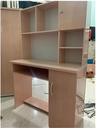 Bàn học nhựa đài loan kèm kệ sách 1m vân gỗ nhạt hiện đại