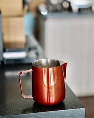 THAMESxWPM Milk Pitcher / Latte Art Pitcher เหยือกพิชเชอร์สำหรับทำลาเต้อาร์ท ขนาด 600ml