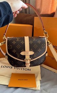 100%🆕 LV Saumur BB 雙子星 可拆卸調節肩帶 小號 磁扣斜孭袋 手袋 棕色