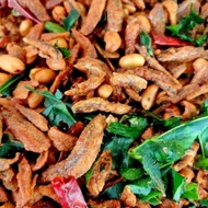 Ikan Bilis Goreng Crispy Perisa Tomyam Dengan Kacang & Daun Kari – Snek Rangup Malaysia